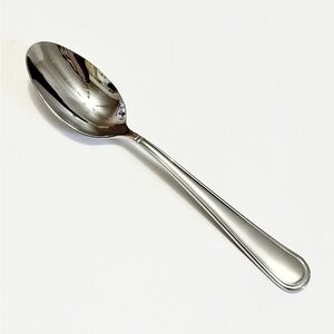 Mikasa “Virtuoso” Stainless Steel Oval Place Spoon – Glossy Finish